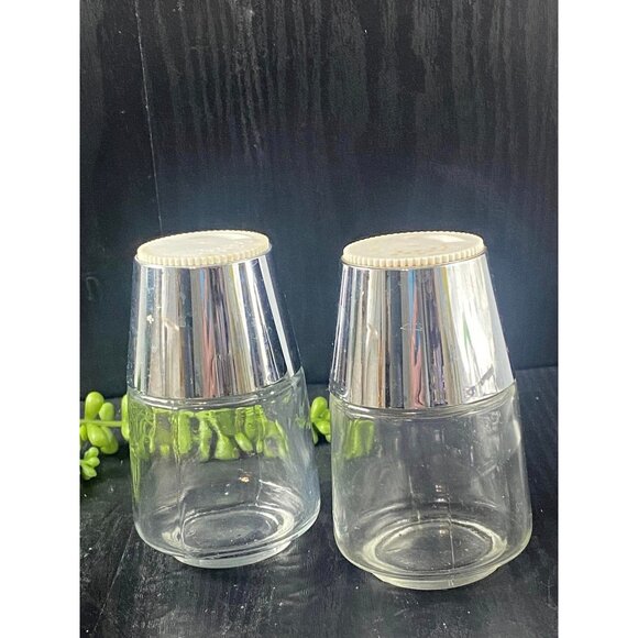 Salt and Pepper Glass Vintage Large Range Shakers 4 Inches Tall Screw On Tops - Picture 1 of 5